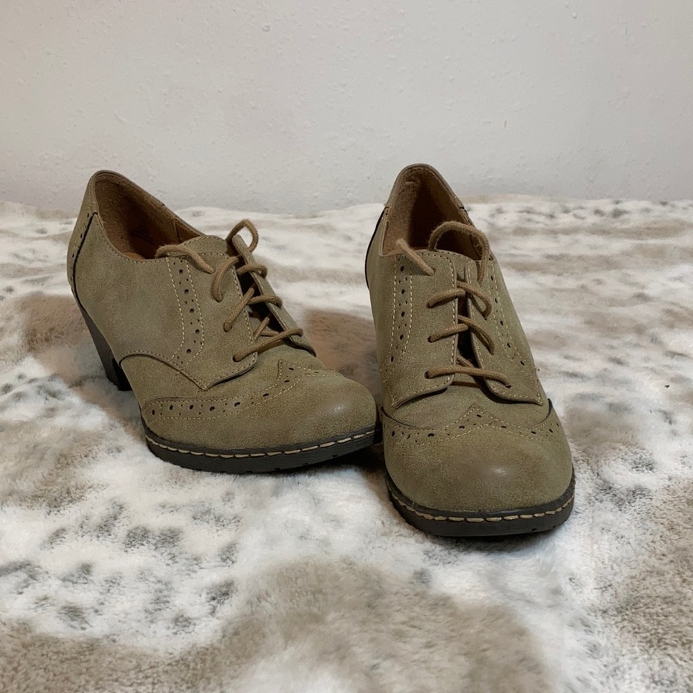 I love comfort heels size 7.5